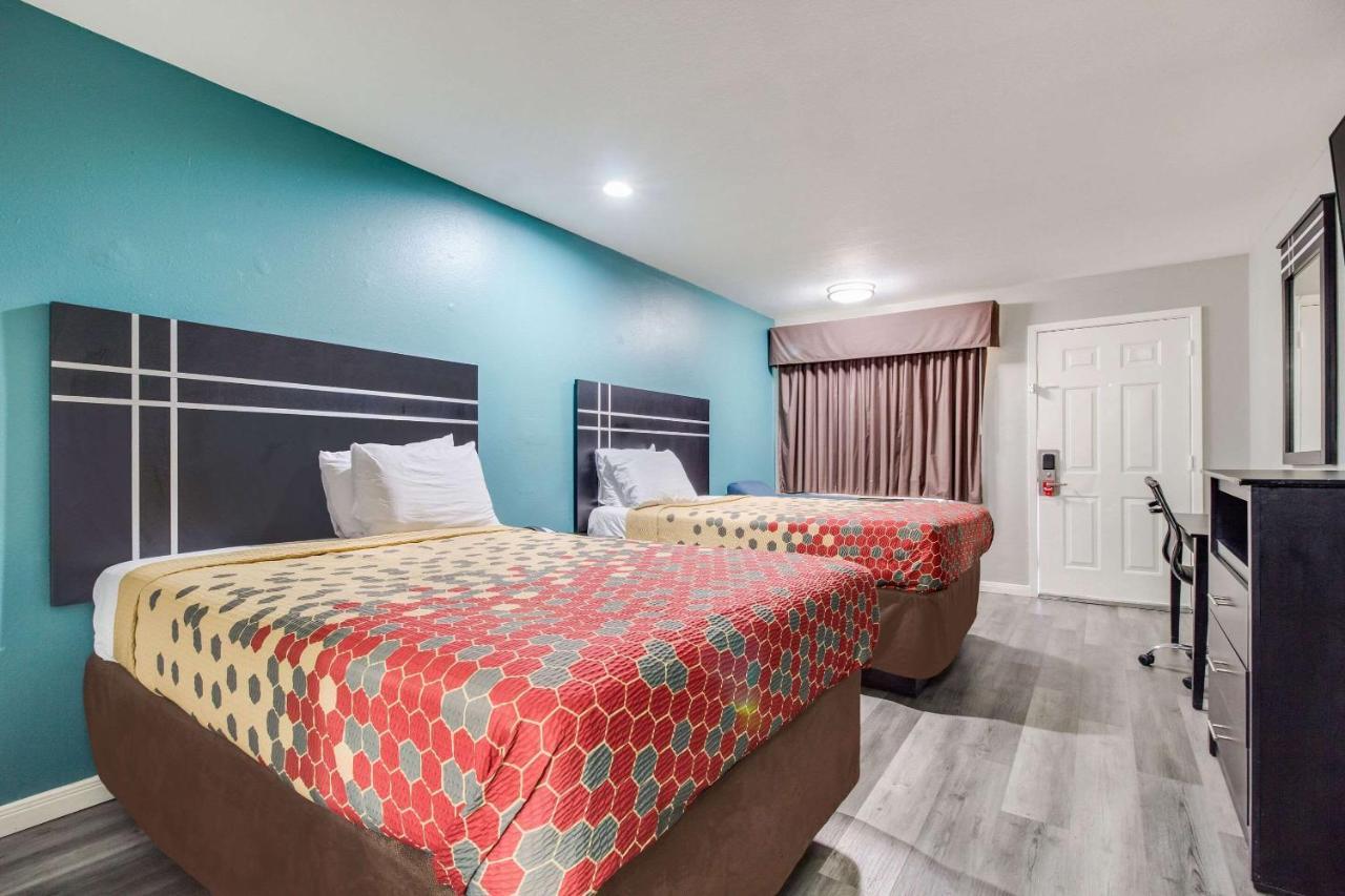 Econo Lodge Houston Brookhollow Exterior photo