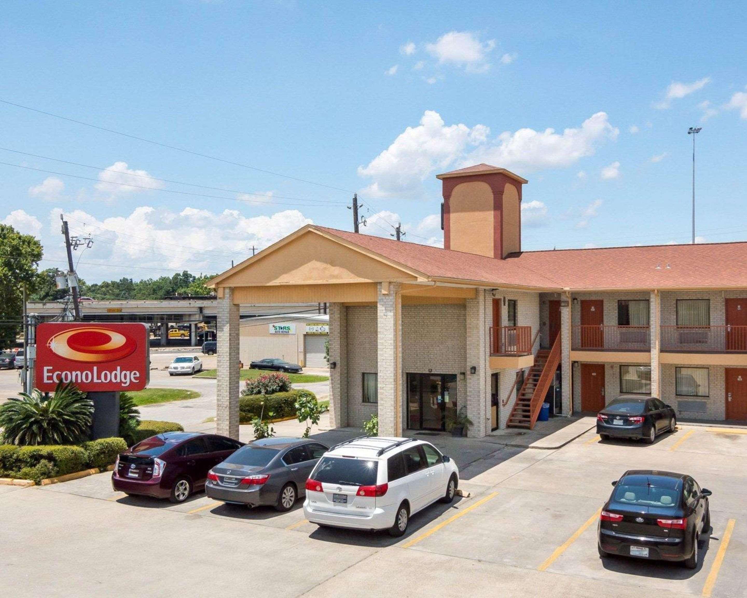 Econo Lodge Houston Brookhollow Exterior photo