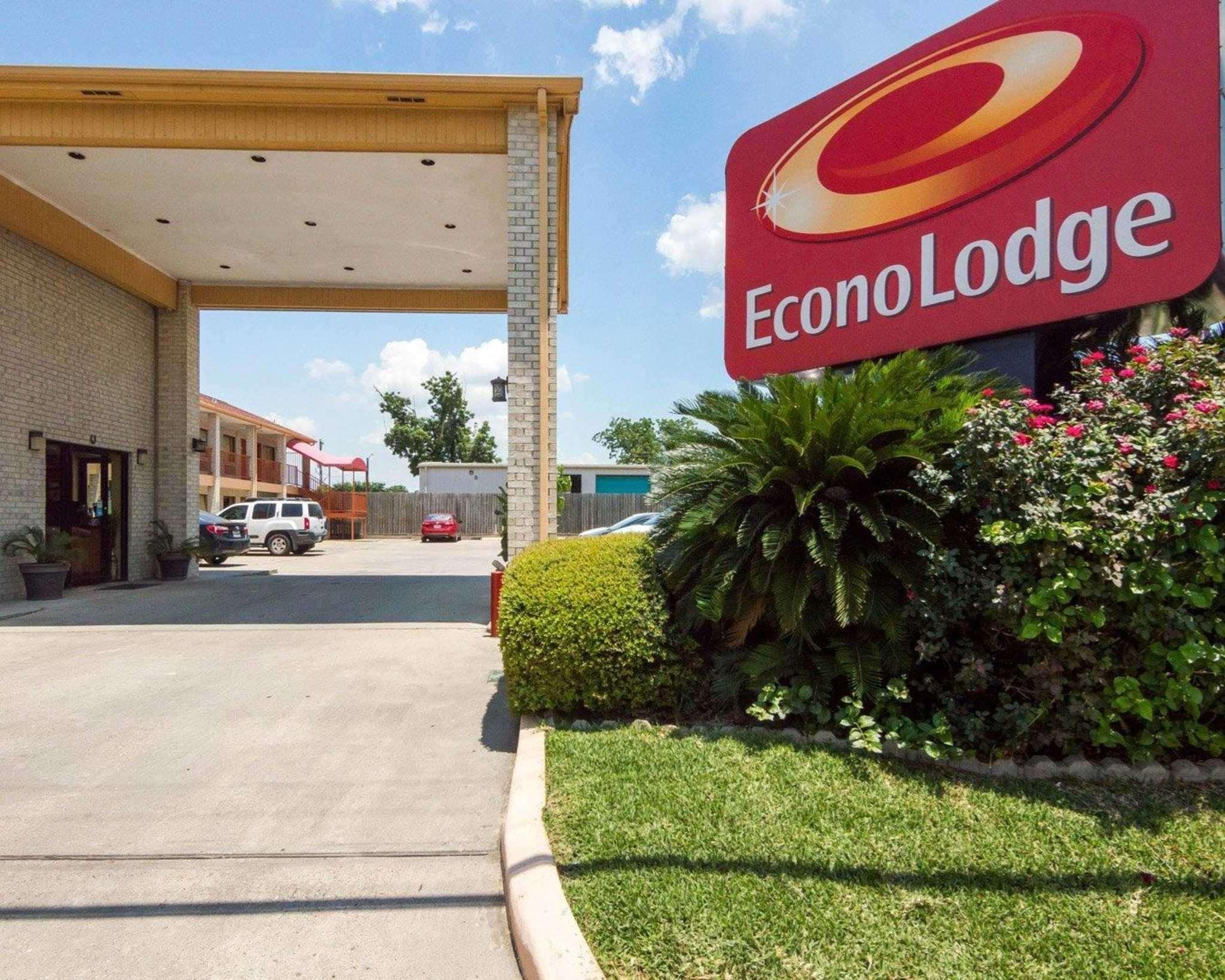Econo Lodge Houston Brookhollow Exterior photo