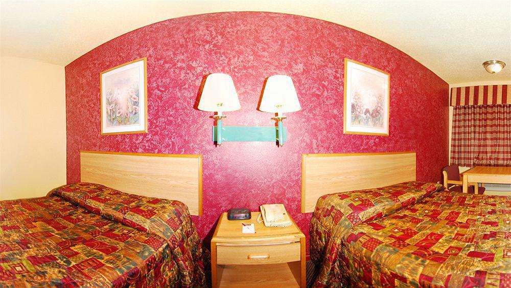 Econo Lodge Houston Brookhollow Exterior photo